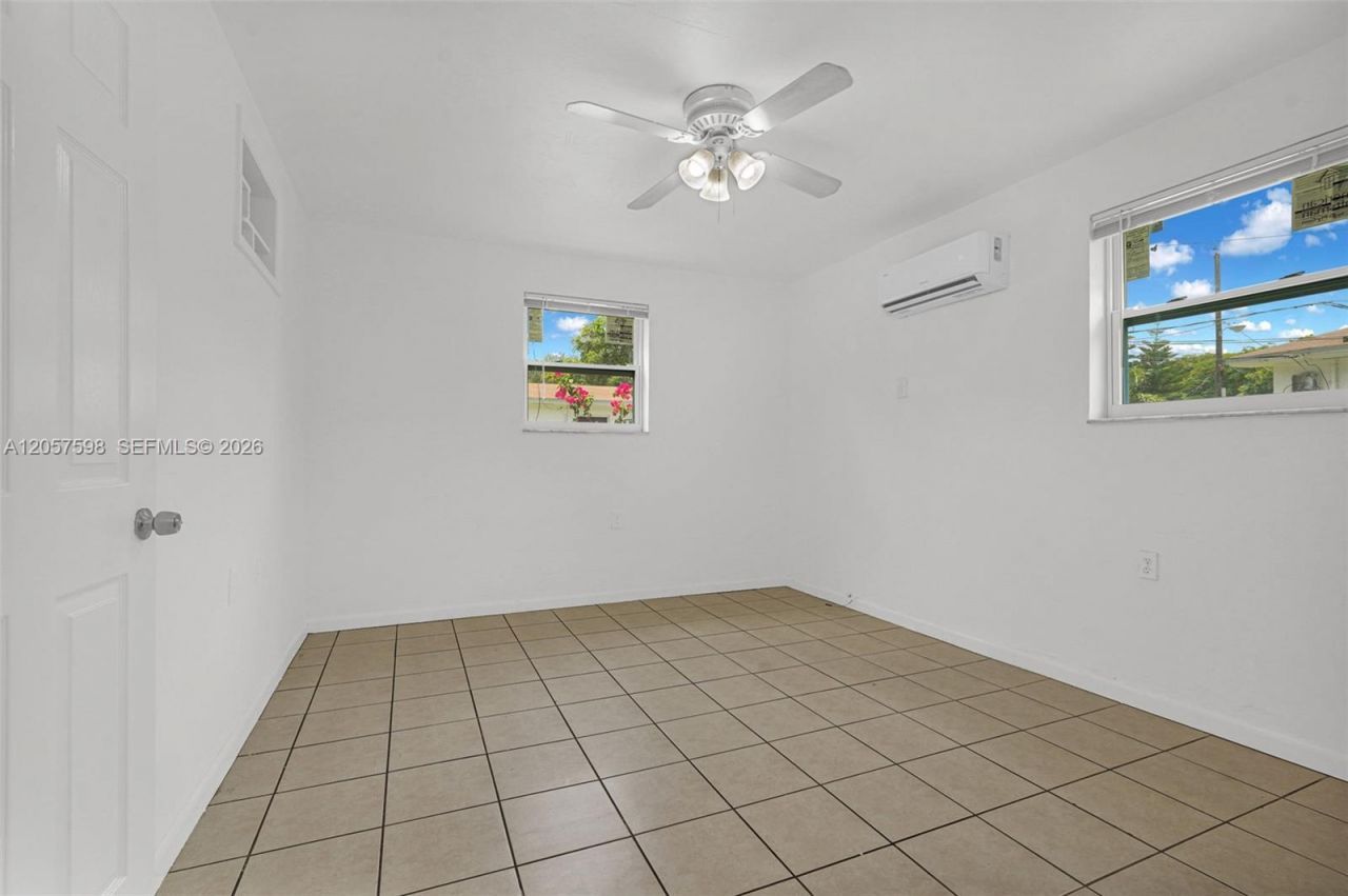 577 NW 90th St, Unit 6, El Portal, FL 33150 Photo