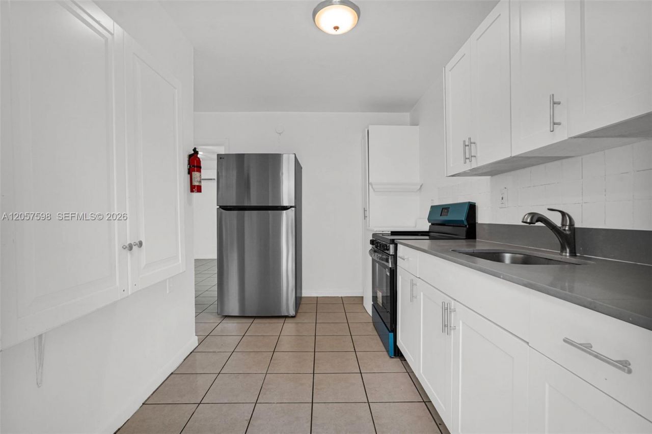 577 NW 90th St, Unit 6, El Portal, FL 33150 Photo