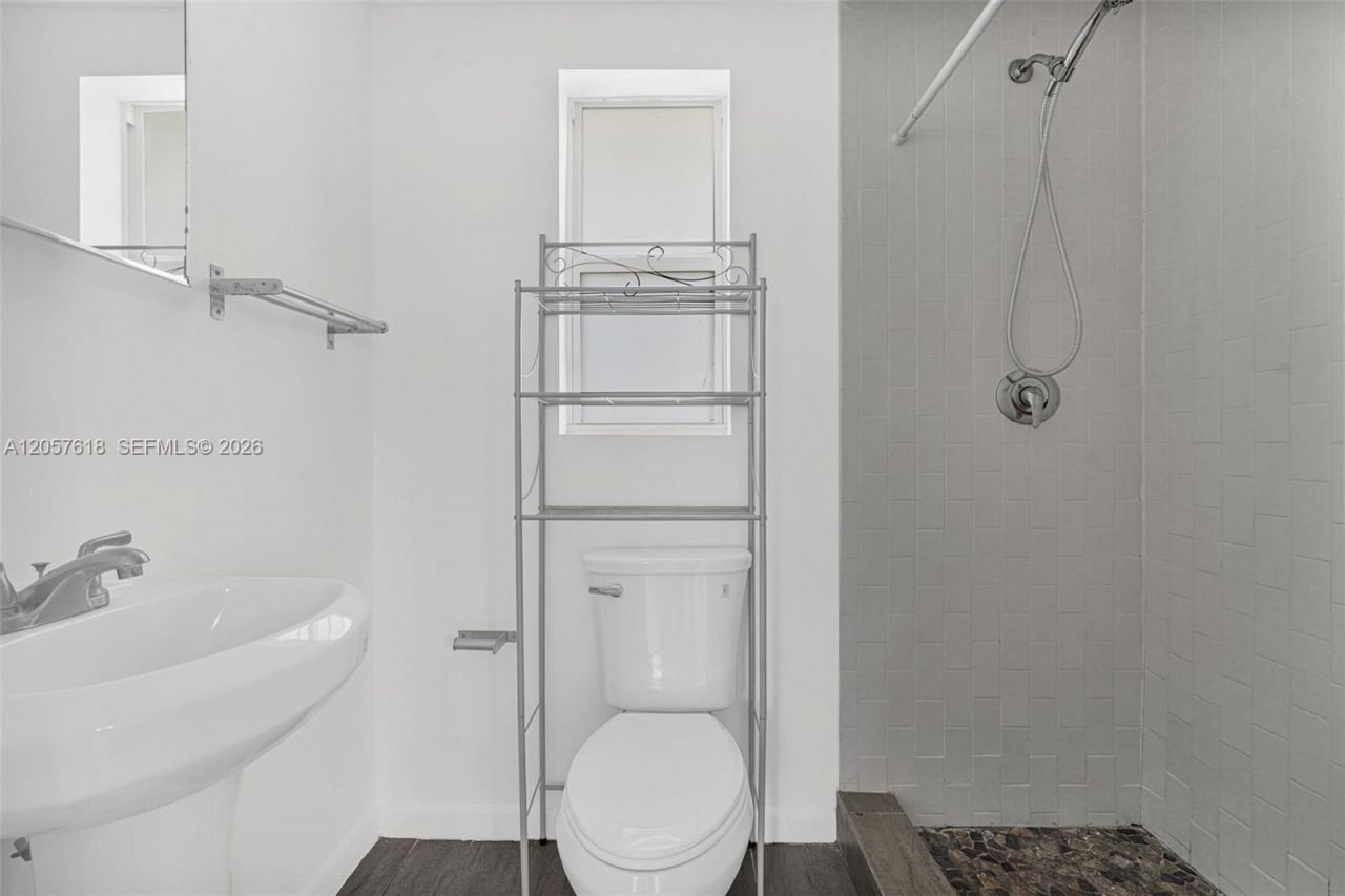 529 NW 88th St, Unit 1, El Portal, FL 33150 Photo