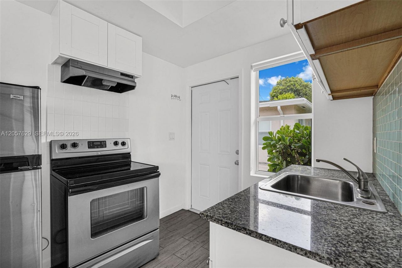 529 NW 88th St, Unit 3, El Portal, FL 33150 Photo