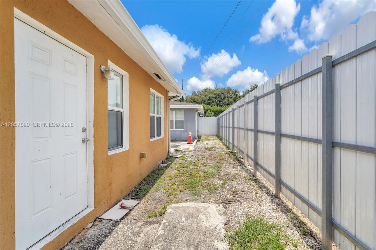 529 NW 88th St, Unit 3, El Portal, FL 33150 Photo