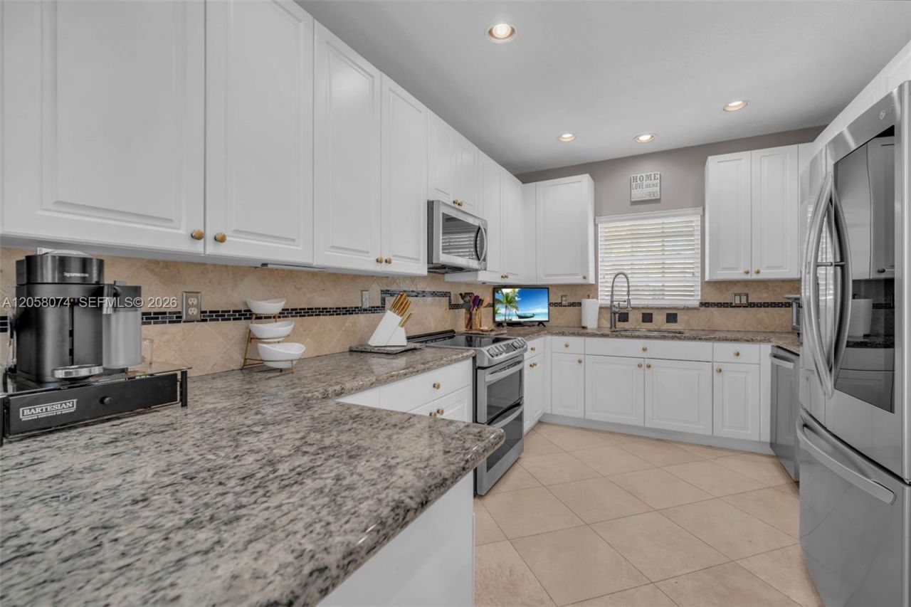 7565 NW 19th Dr, Pembroke Pines, FL 33024 Photo