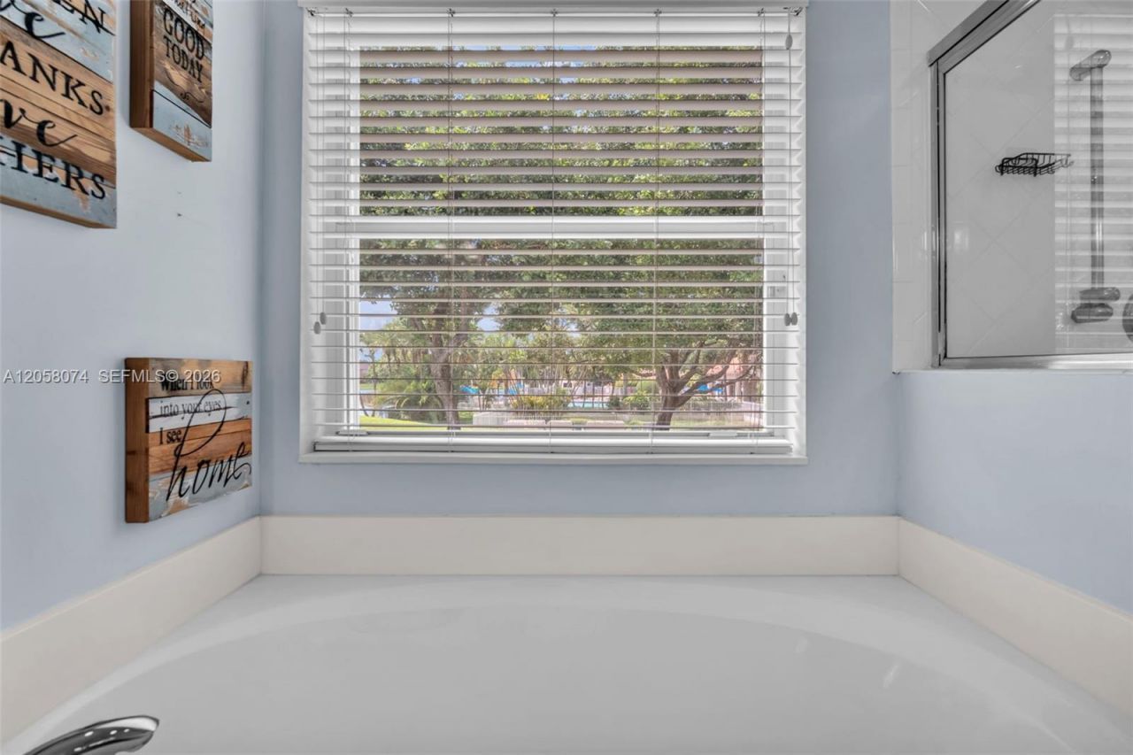 7565 NW 19th Dr, Pembroke Pines, FL 33024 Photo