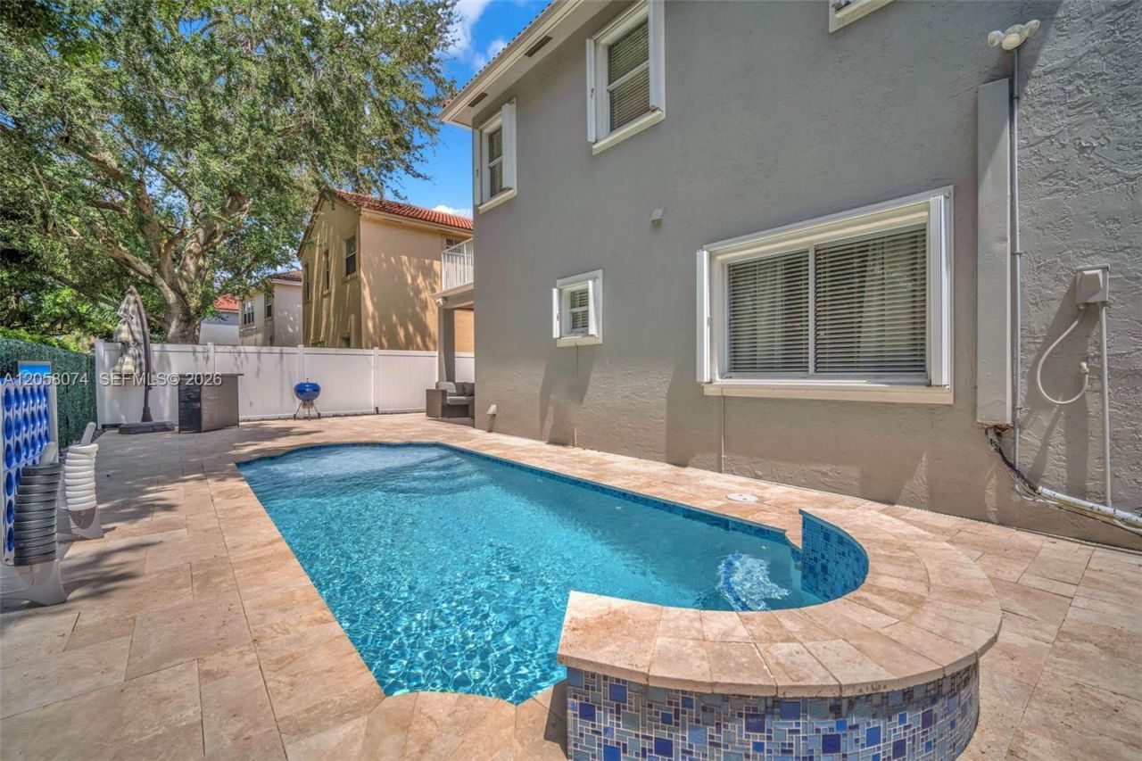 7565 NW 19th Dr, Pembroke Pines, FL 33024 Photo