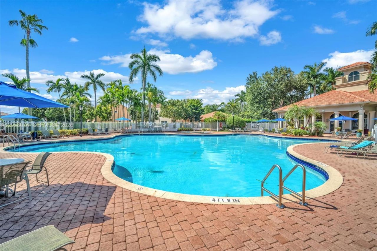 7565 NW 19th Dr, Pembroke Pines, FL 33024 Photo