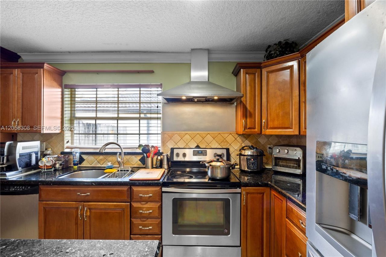15330 SW 170th Ter , Miami, FL 33187 Photo