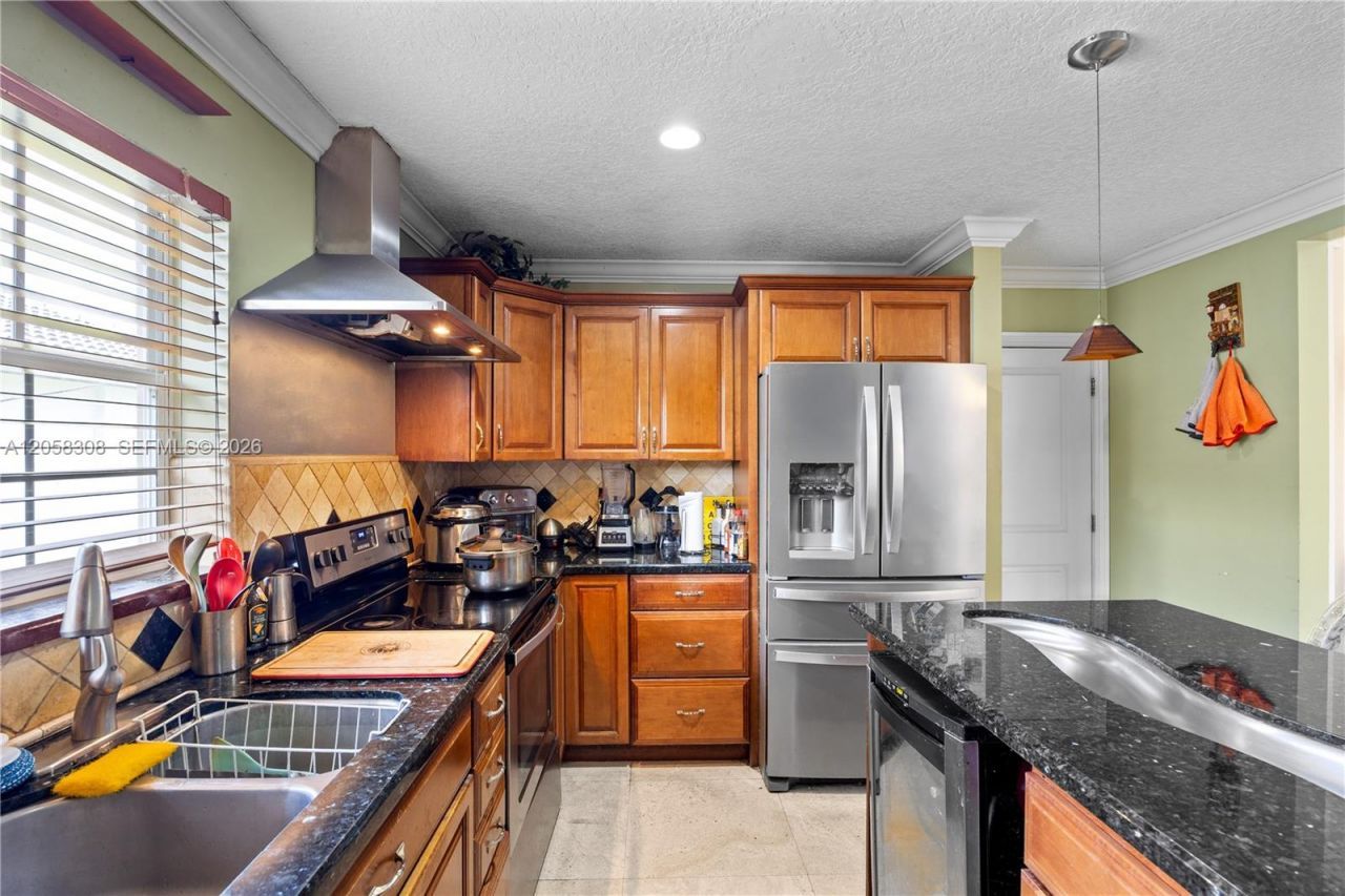 15330 SW 170th Ter , Miami, FL 33187 Photo