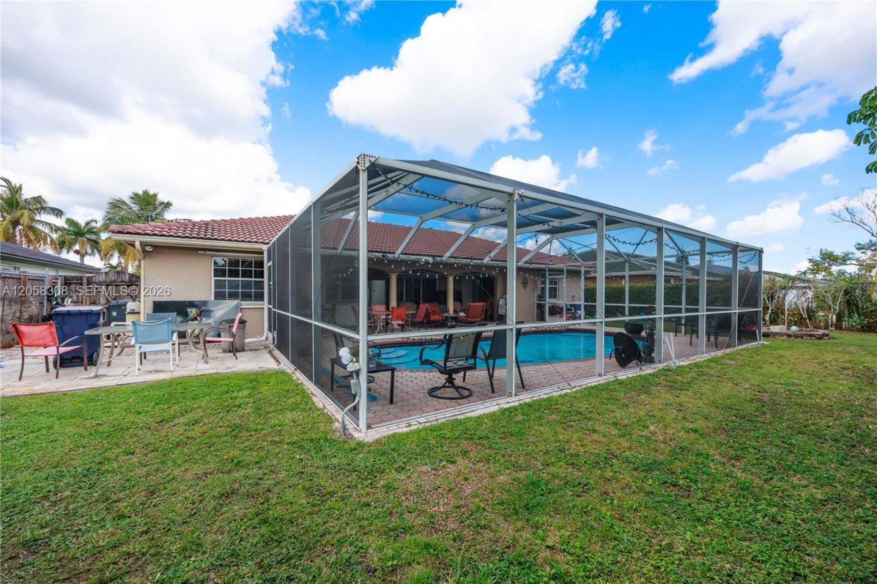 15330 SW 170th Ter , Miami, FL 33187 Photo