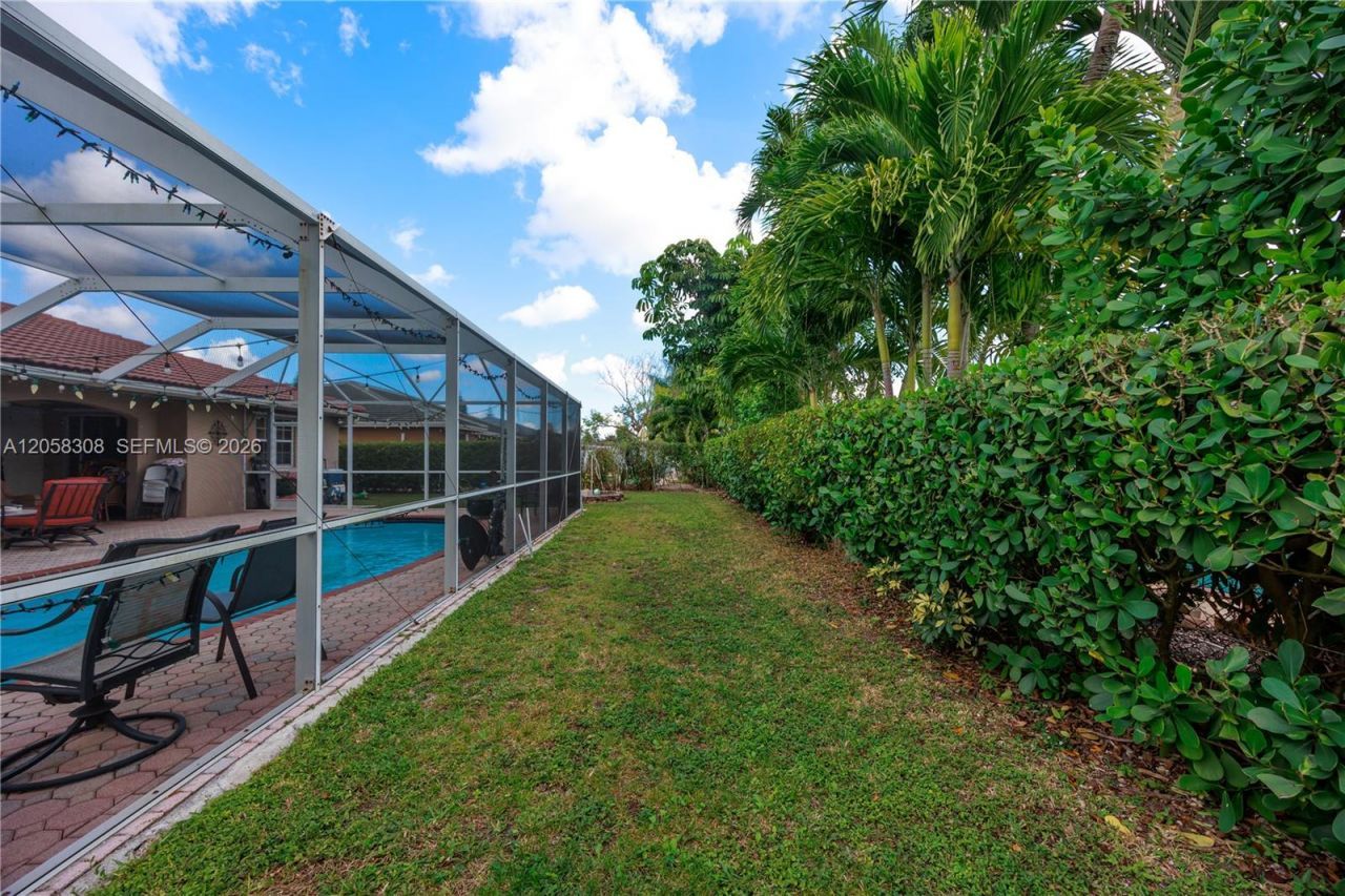 15330 SW 170th Ter , Miami, FL 33187 Photo