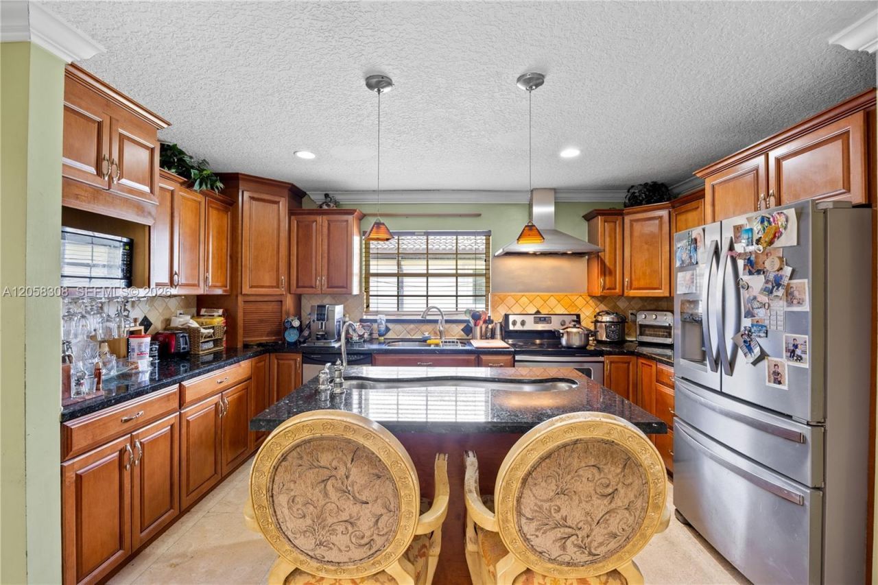 15330 SW 170th Ter , Miami, FL 33187 Photo