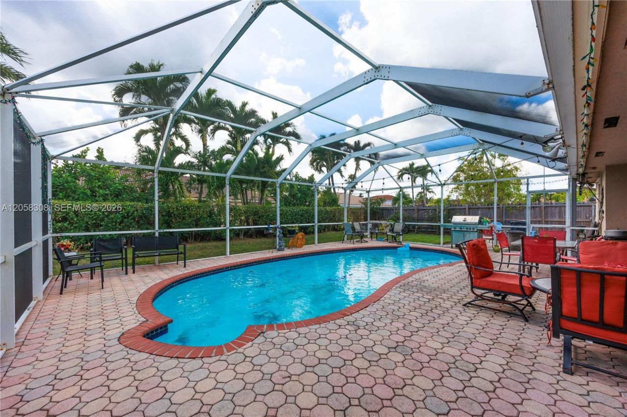 15330 SW 170th Ter , Miami, FL 33187 Photo