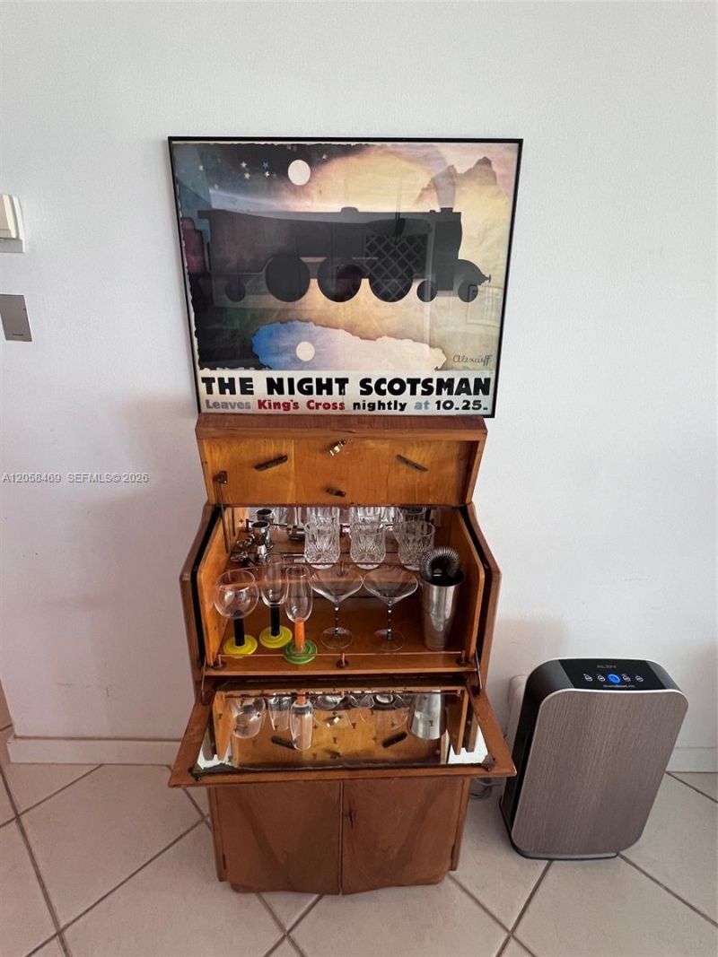 100 Lincoln Rd , Unit 542, Miami Beach, FL 33139 Photo