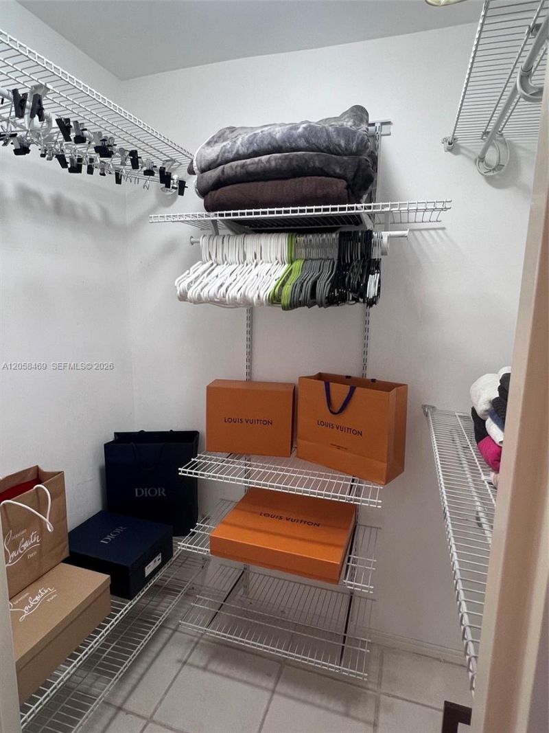 100 Lincoln Rd , Unit 542, Miami Beach, FL 33139 Photo