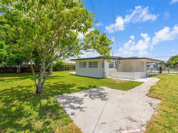 19425 NW 39th Ave , Miami Gardens, FL 33055