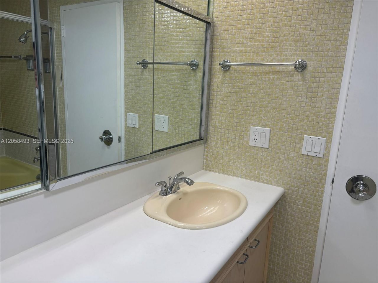 5255 Collins Ave, Unit 6J, Miami Beach, FL 33140 Photo