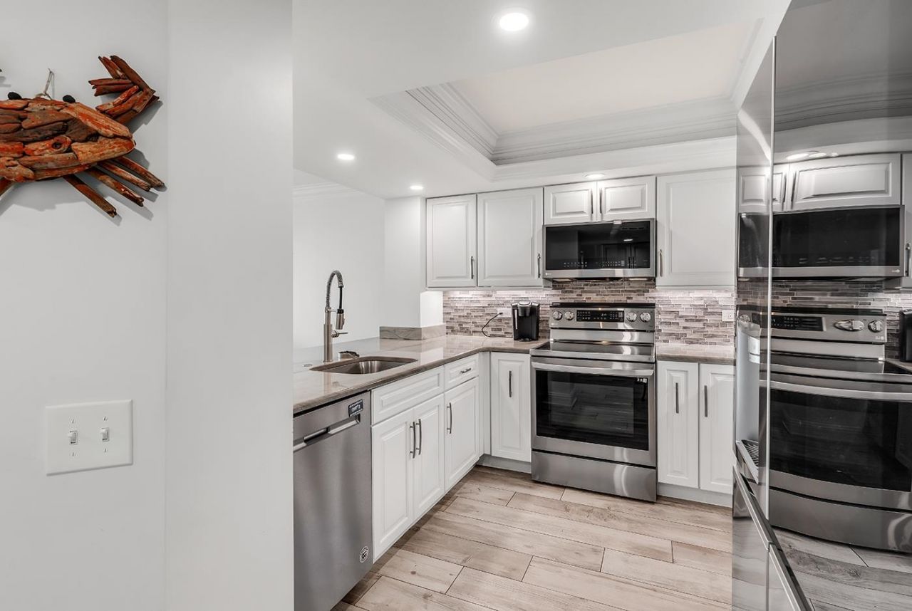 101 Ocean Creek Dr.  Photo 12