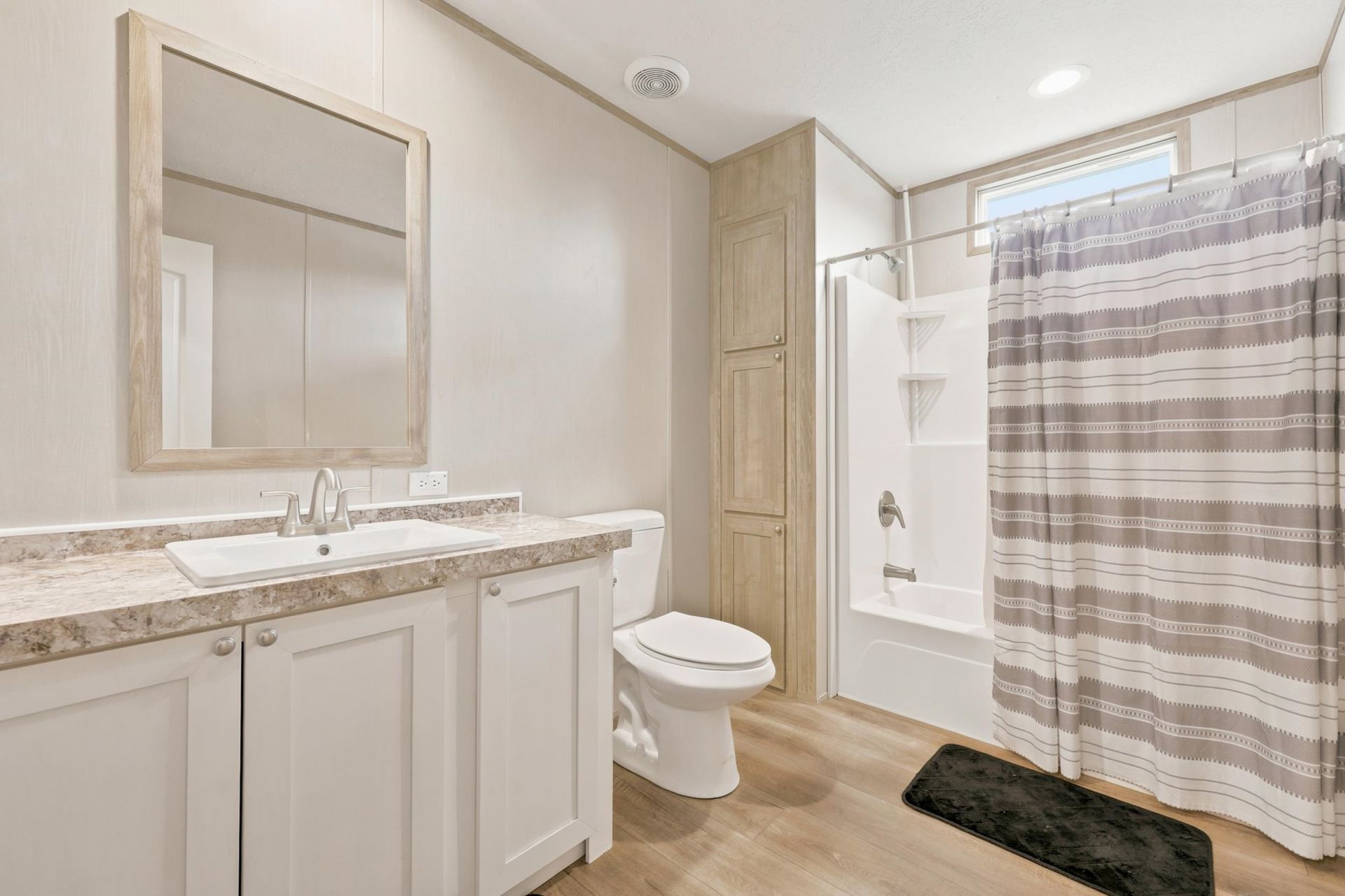 10072 Hardwick Rd.  Photo 14