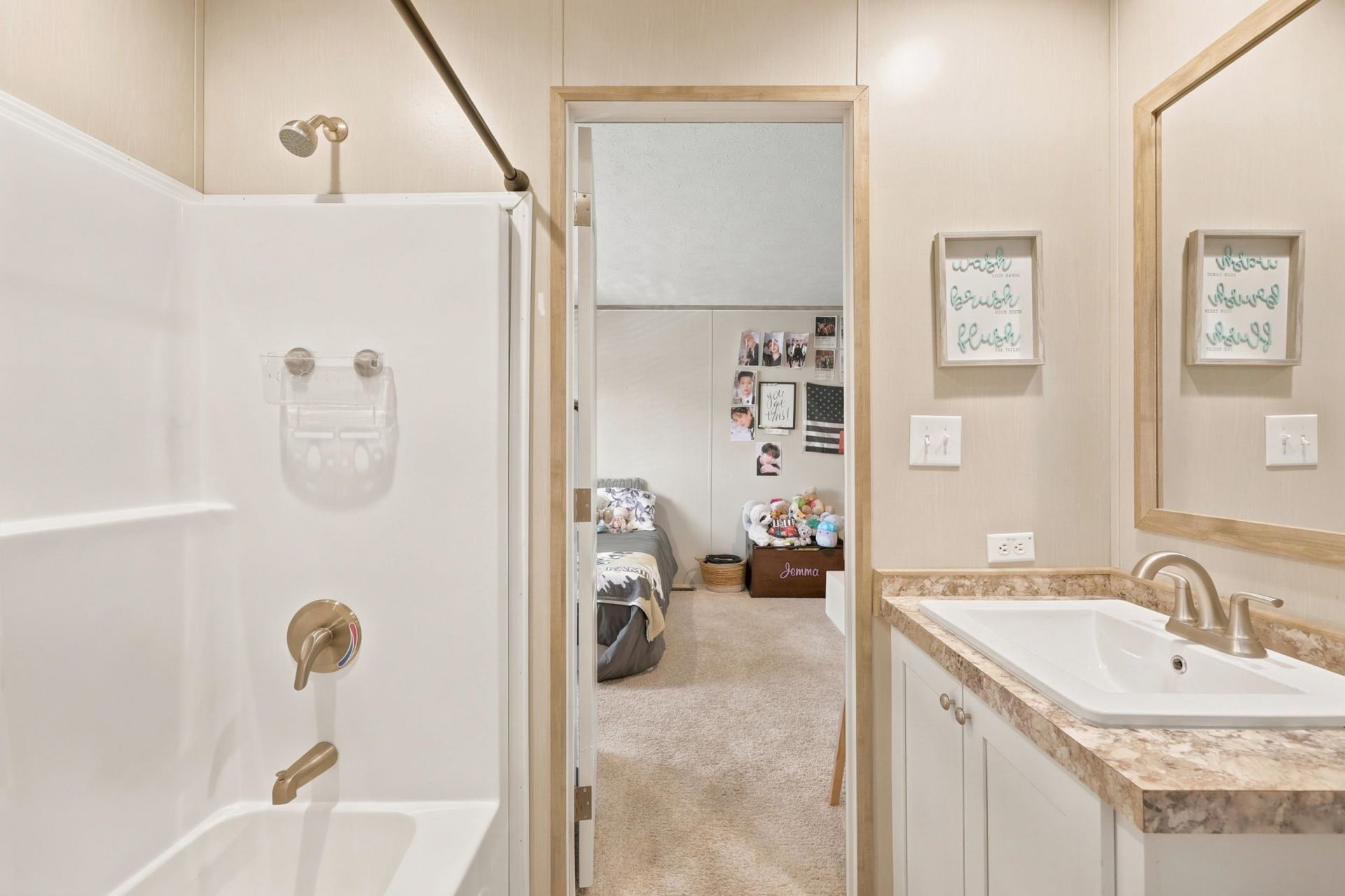 10072 Hardwick Rd.  Photo 17