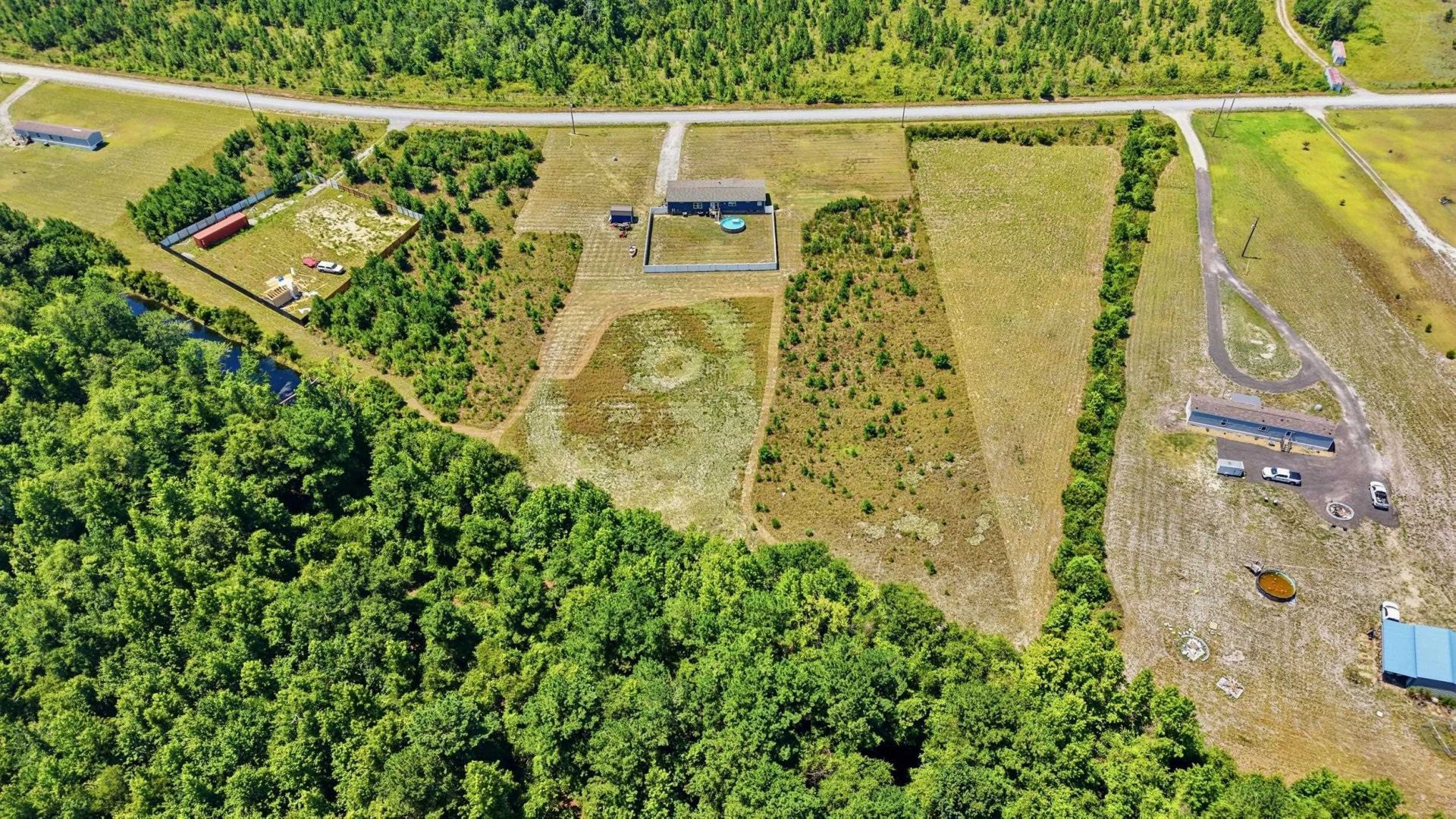 10072 Hardwick Rd.  Photo 4