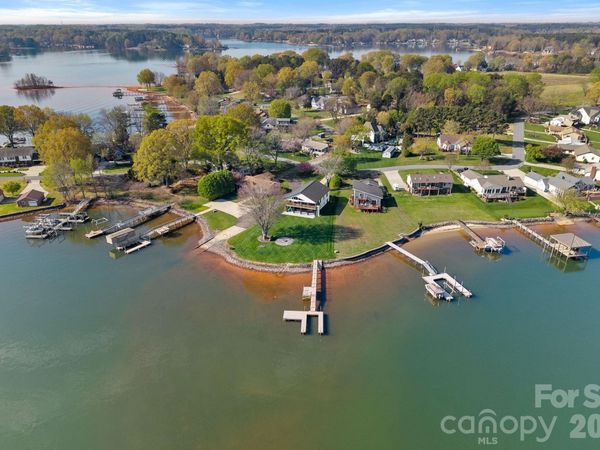 8182 Mountain Shore Drive , Sherrills Ford, NC 28673