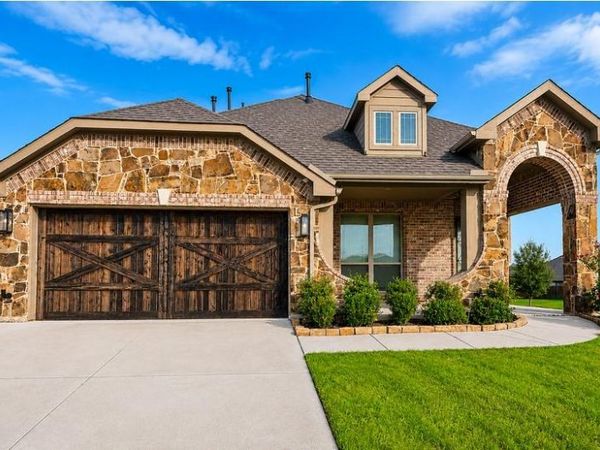 2773 Richard Street , Burleson, TX 76028