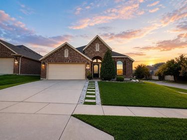 6333 Chalk Hollow Drive, Fort Worth, TX 76179