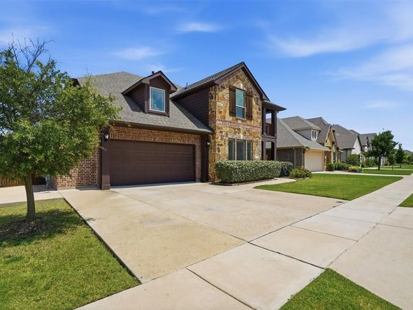 1122 Alderwood Drive, Justin, TX 76247