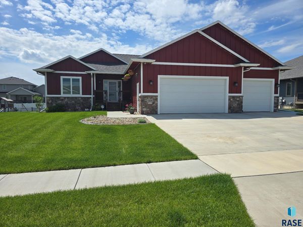4405 S Sawtooth Trl, Sioux Falls, SD 57110