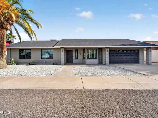 15 E ANGELA Drive, Phoenix, AZ 85022