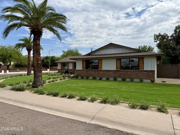 3341 E COCHISE Drive, Phoenix, AZ 85028