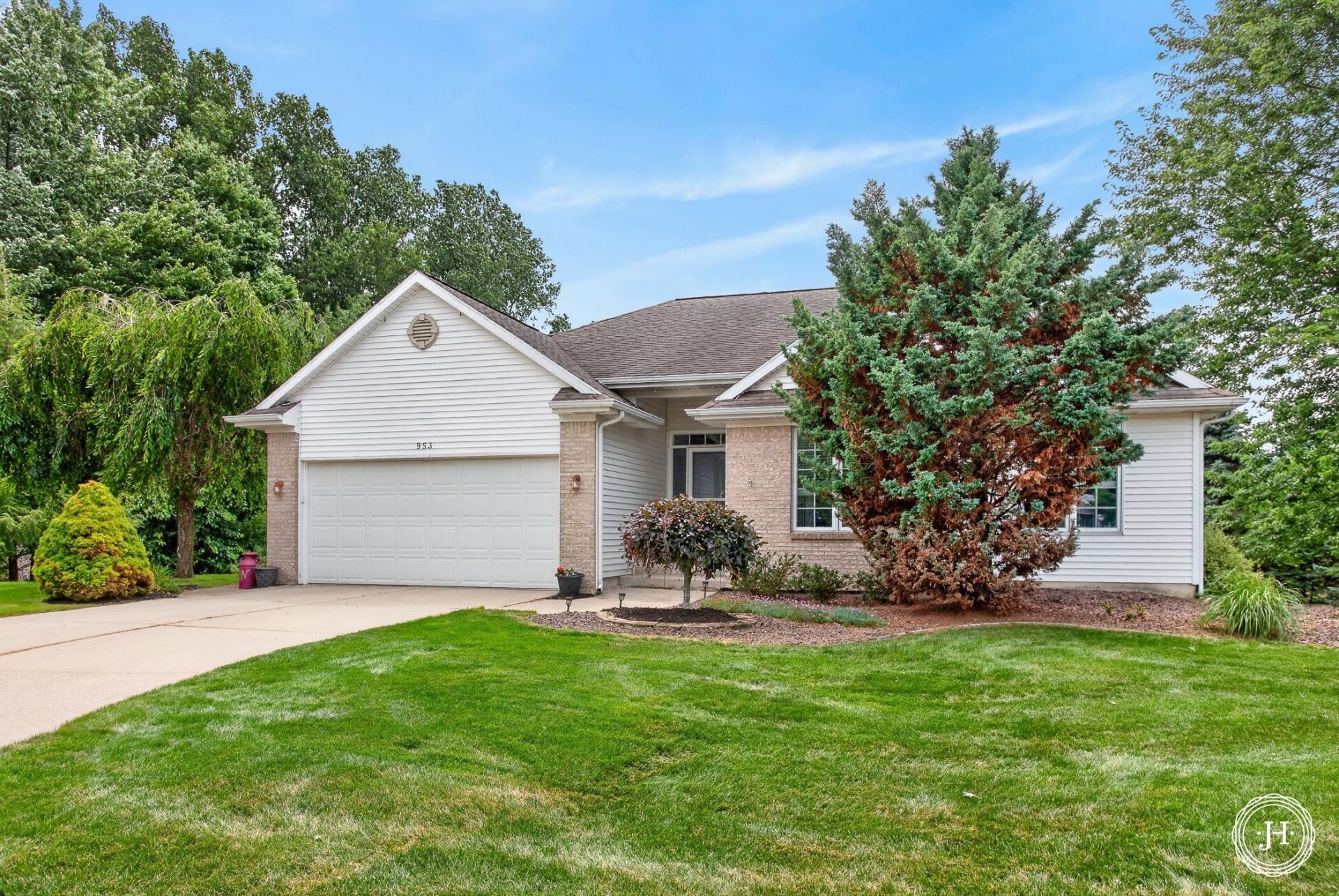 953 Sunset Hills Court Nw, Grand Rapids, MI 49534 Main Photo