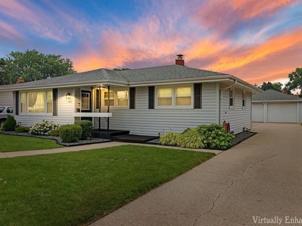7927 20Th AVENUE, Kenosha, WI 53143