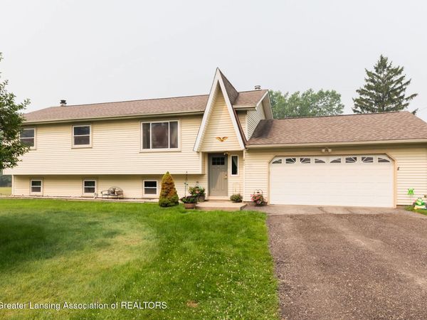 900 Lucy Road, Howell, MI 48843