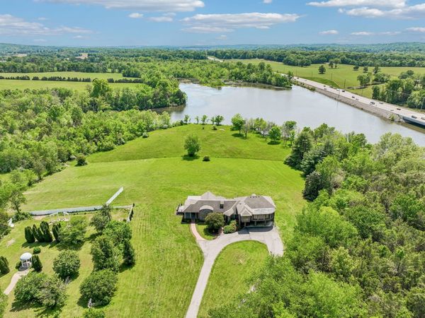 2836 Academy Rd , Lebanon, TN 37087