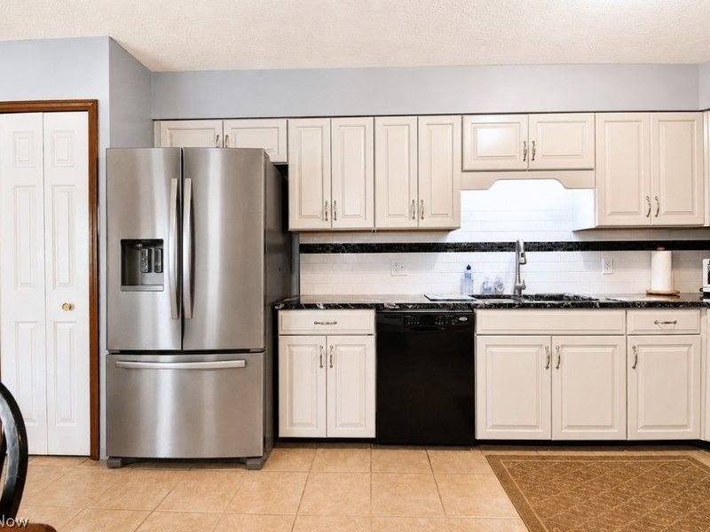 5566 River Road, Madison, OH 44057 Photo 12