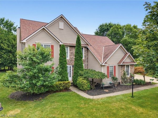 301 Aynesly Way, Brunswick, OH 44212