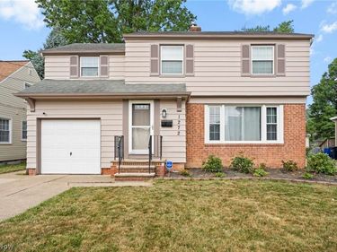 1272 Gordon Road, Lyndhurst, OH 44124
