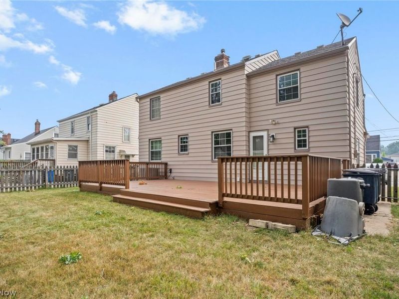 1272 Gordon Road, Lyndhurst, OH 44124 Photo 3