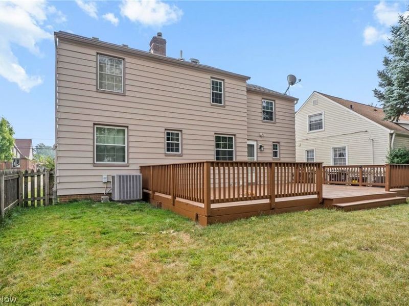 1272 Gordon Road, Lyndhurst, OH 44124 Photo 4
