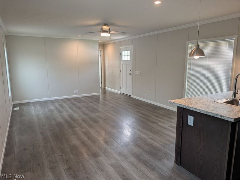230 Edgecliff Circle W, Unit 47, Elyria, OH 44035 Photo 3