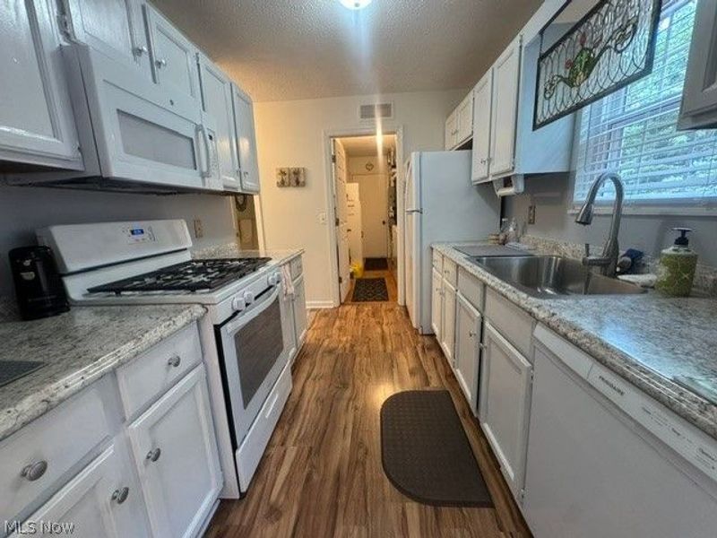 1747 Stone Creek, Twinsburg, OH 44087 Photo 12