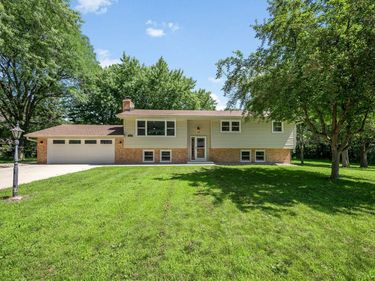 300 Viking Drive, Mankato, MN 56001