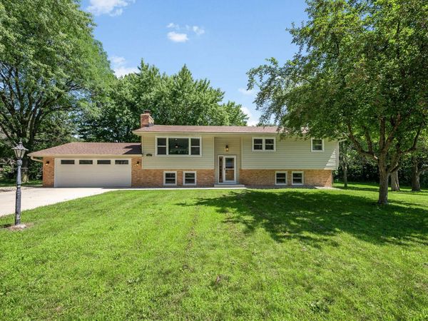 300 Viking Drive , Mankato, MN 56001