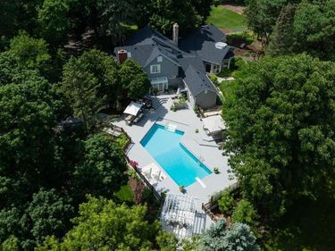 3865 Hillcrest Road , Deephaven, MN 55391