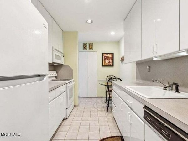 162 Cross Slope Court, Unit A, Manalapan, NJ 07726