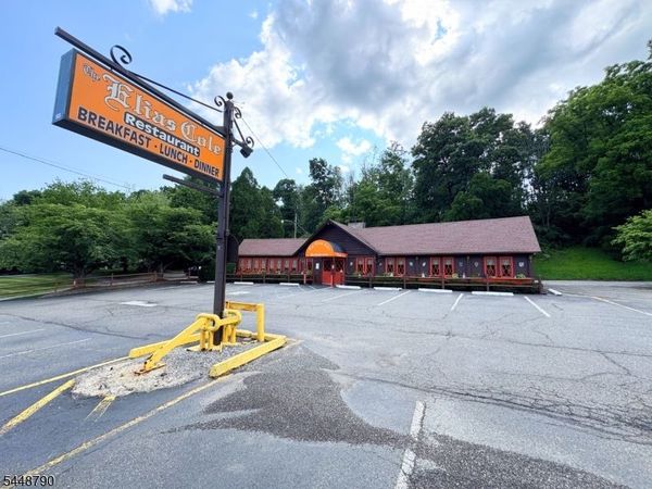 1176 State Rt 23, Wantage, NJ 07461