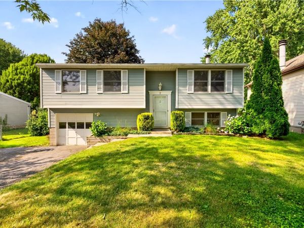 7 Brandywine Circle, Penfield, NY 14526