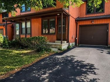 1 Robin Road, Amherst, NY 14228