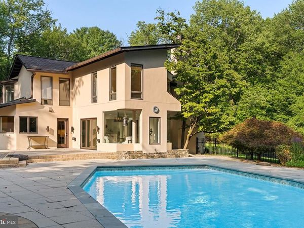 10216 EISENHOWER LANE , GREAT FALLS, VA 22066