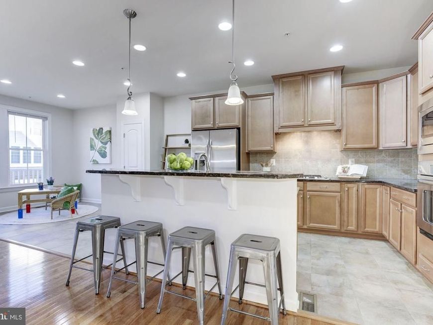 122 Parkview Avenue, Gaithersburg, MD 20878 Main Photo